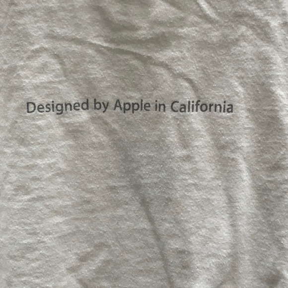 Vintage Apple t shirt Designed by Apple in California really good condition - Picture 4 of 5